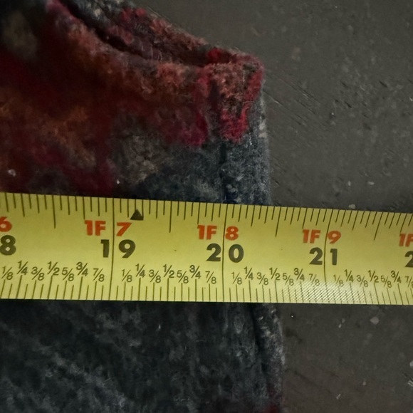 Women’s Hooded Wool Blend Aztec Boho Vest Tassel Fringe Gray Red Sweater Size M - Picture 12 of 14